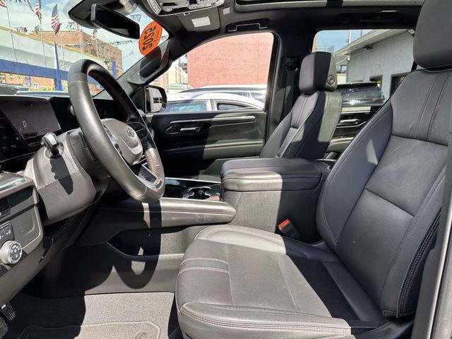 Used 2025 Chevrolet Suburban RST w/ Comfort Package AWD/4WD image 15