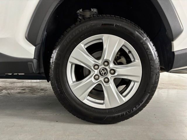 Used 2021 Toyota RAV4 XLE image 8