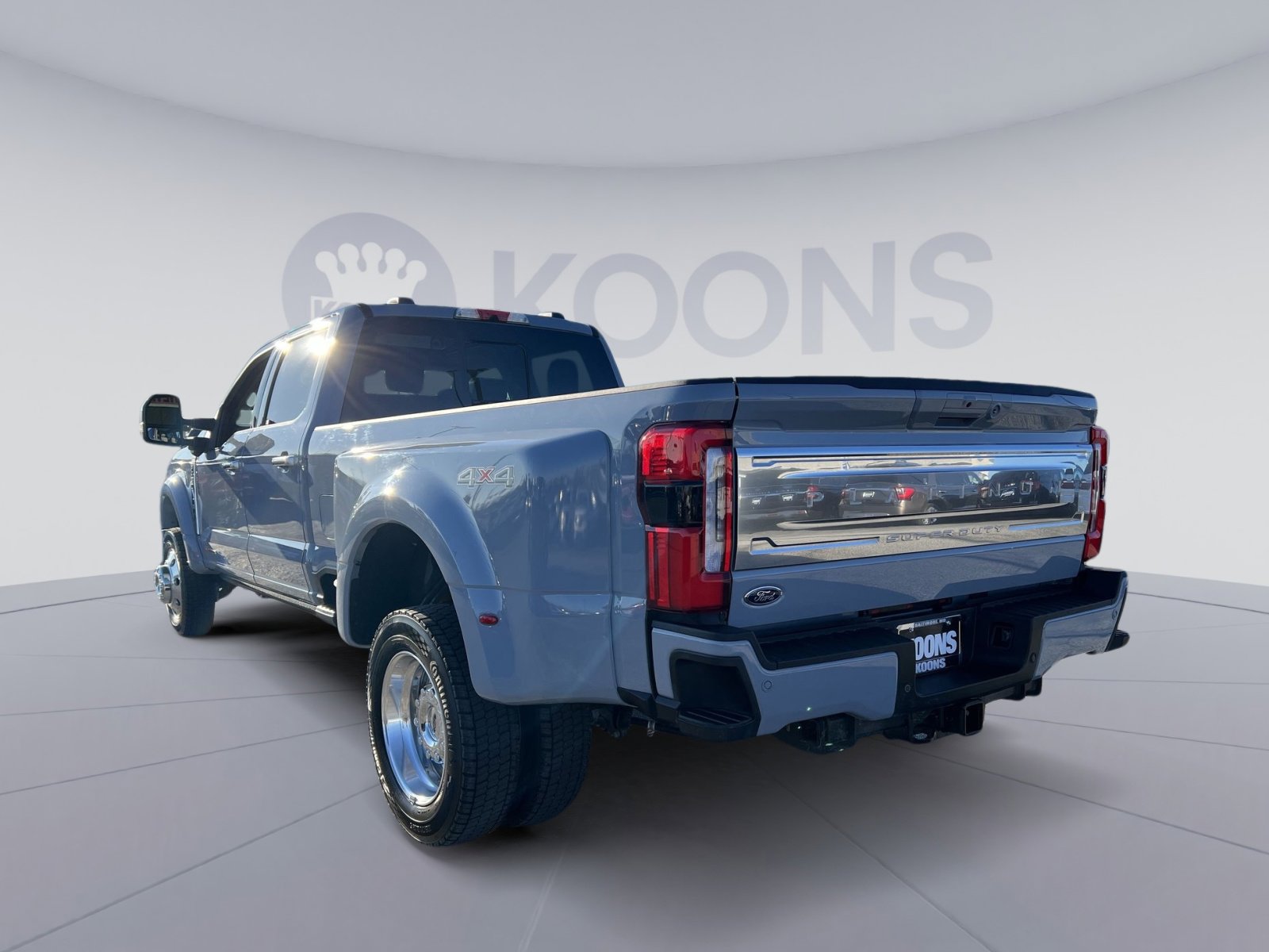 Used 2025 Ford F450 Platinum w/ Platinum Plus Package image 4