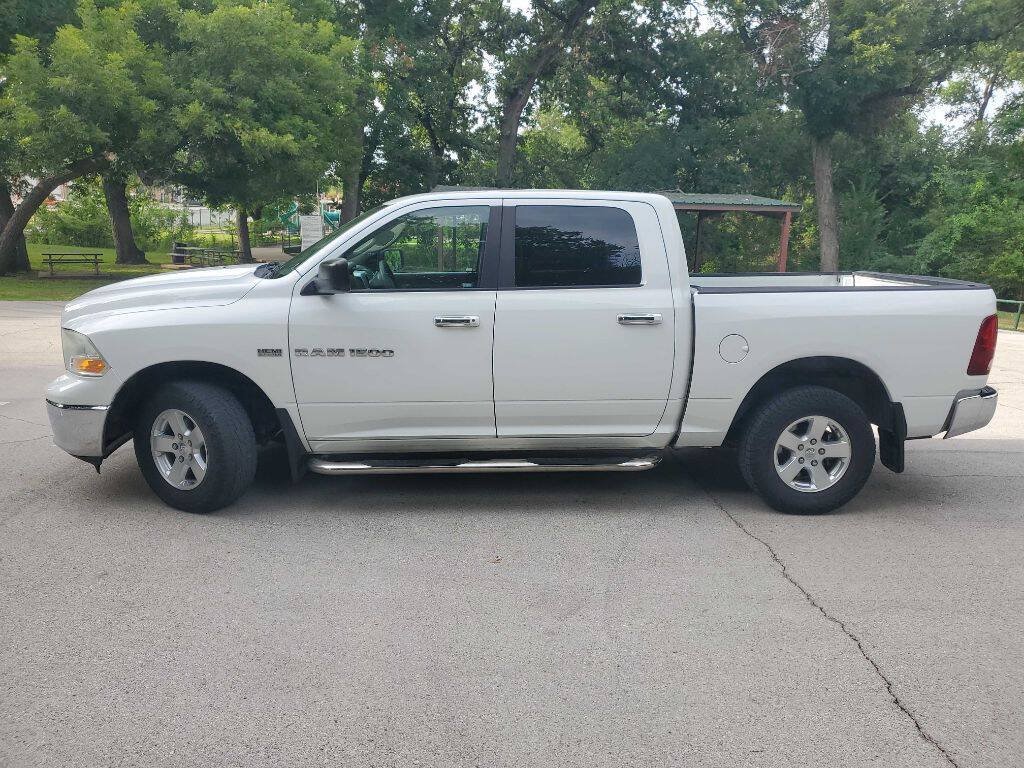 Used 2012 RAM 1500 Classic SLT AWD/4WD image 3