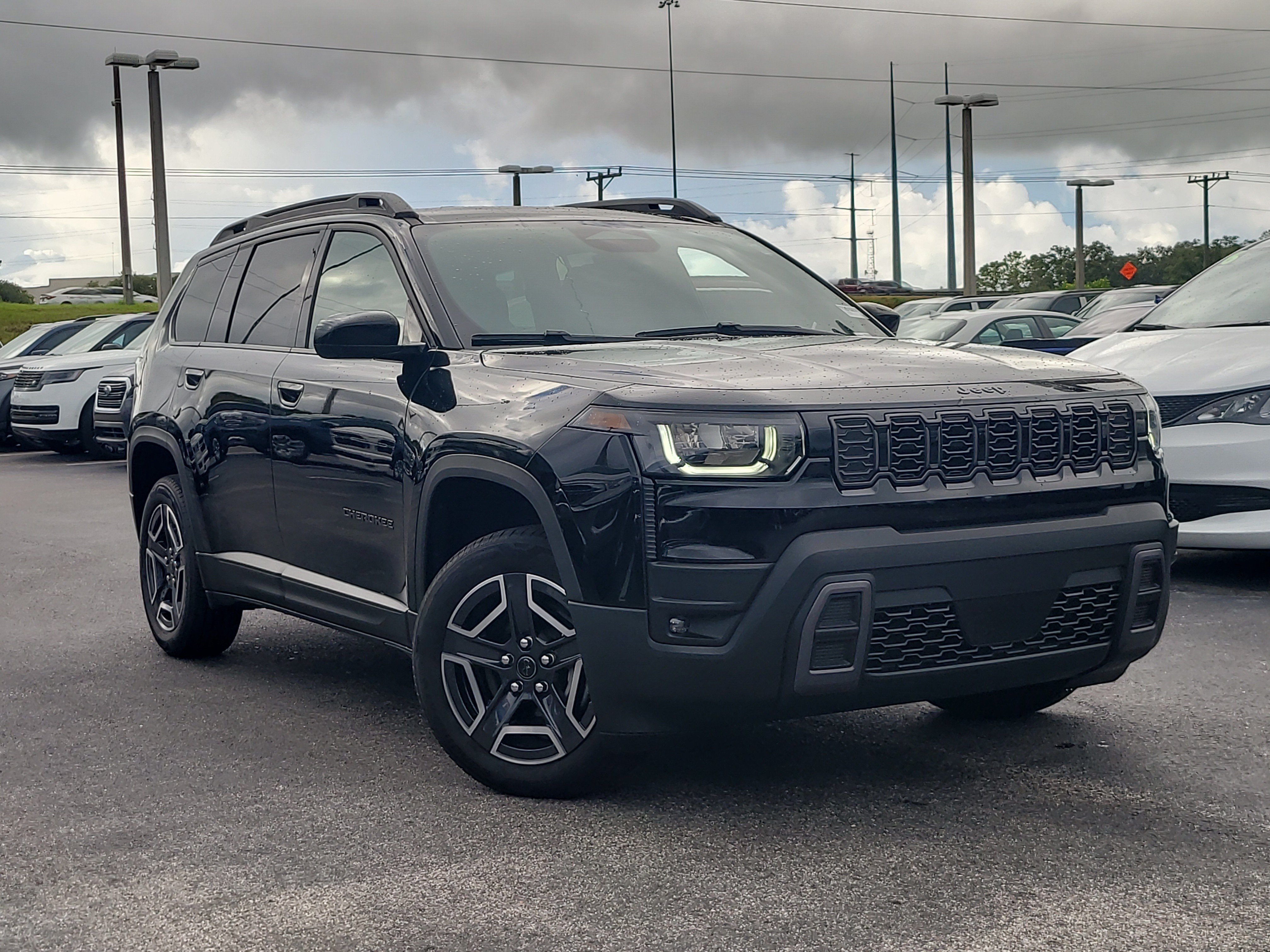 Used 2026 Jeep Cherokee Laredo AWD/4WD image 1