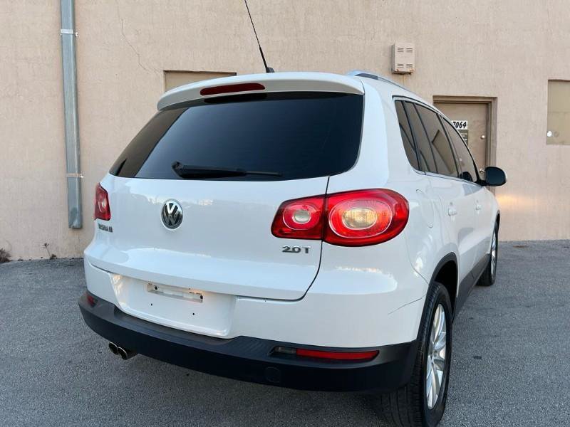Used 2009 Volkswagen Tiguan SEL FWD image 8