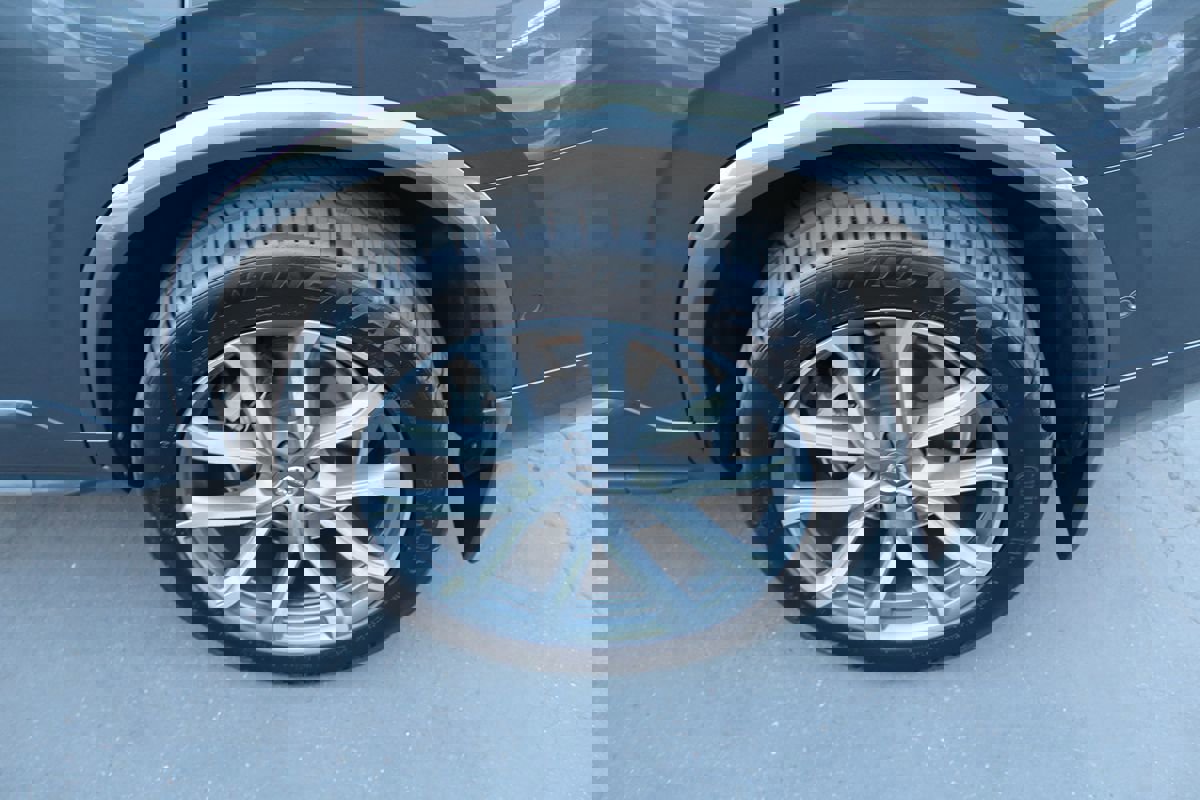 Used 2017 Volvo XC90 T6 Momentum w/ Vision Package image 15