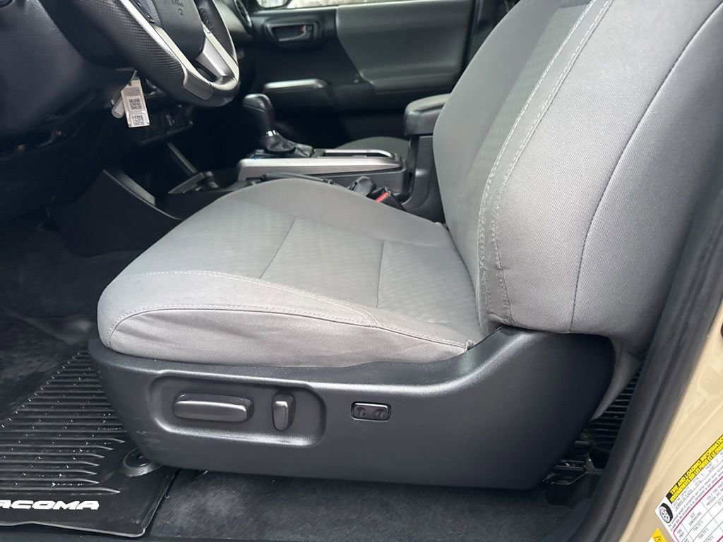Used 2020 Toyota Tacoma SR5 image 16