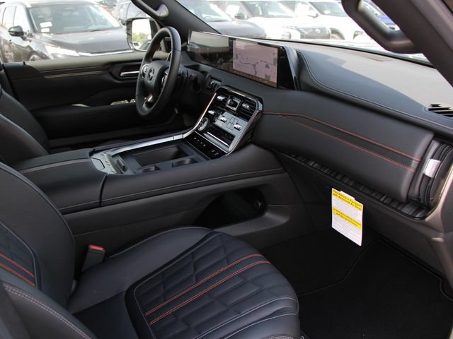 Certified 2025 Nissan Armada PRO-4X AWD/4WD image 31