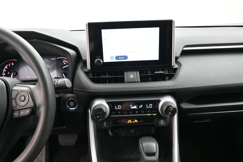 Used 2025 Toyota RAV4 XLE FWD image 12