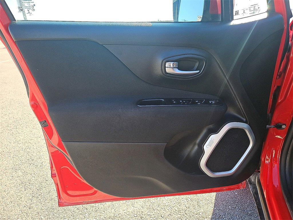 Used 2020 Jeep Renegade Latitude image 16