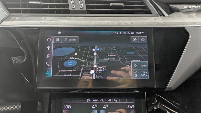 Used 2021 Audi e-tron Premium Plus w/ Premium Plus Package image 30