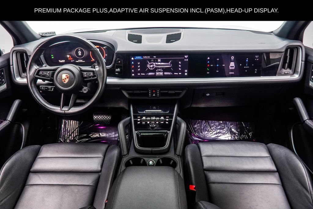 Used 2024 Porsche Cayenne AWD/4WD image 5