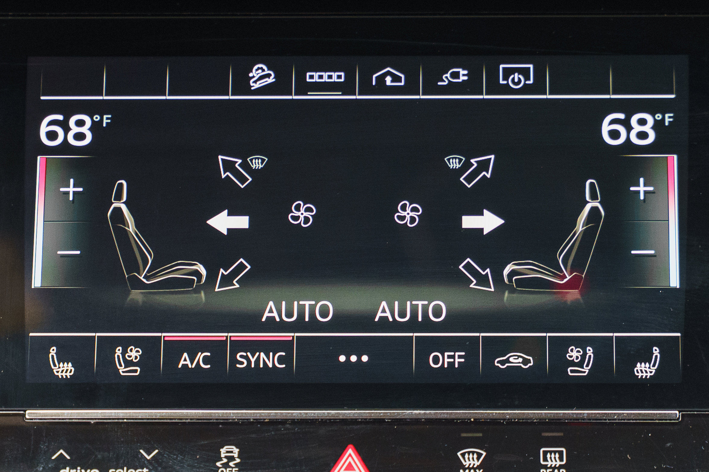 Used 2024 Audi Q8 e-tron Premium Plus w/ Premium Plus Package image 12