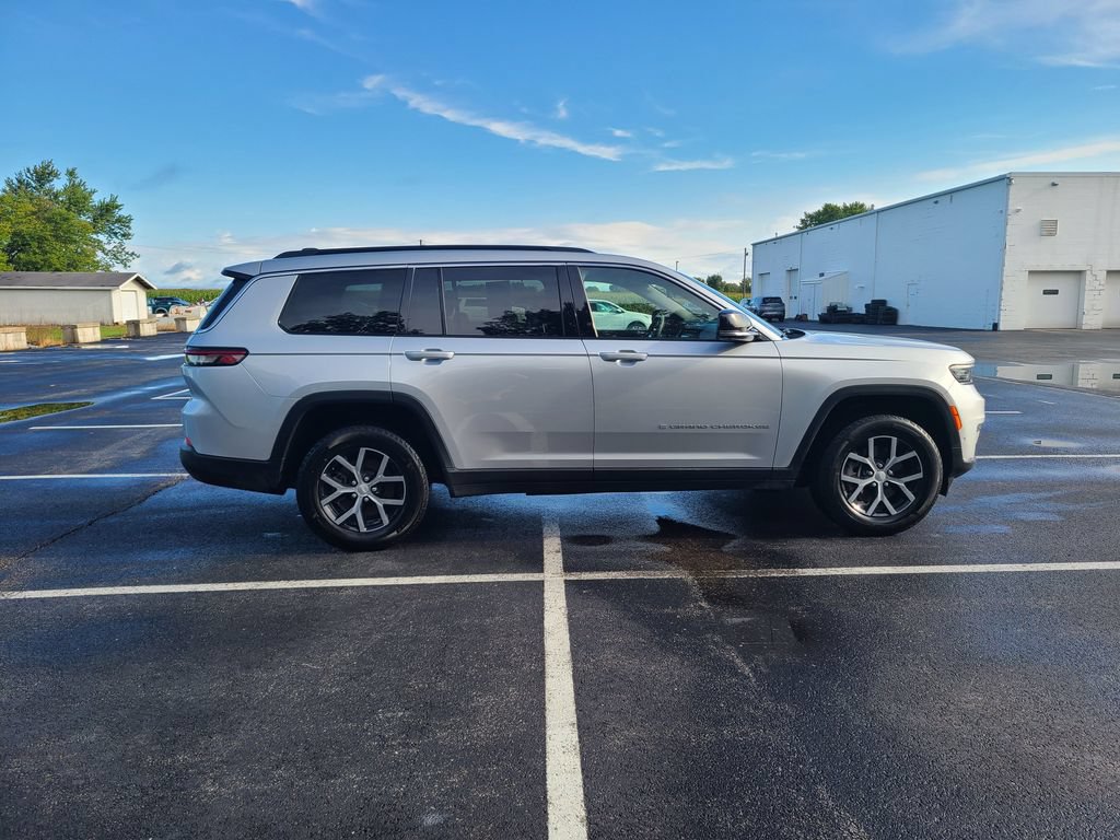 Used 2024 Jeep Grand Cherokee L Limited w/ Luxury Tech Group II AWD/4WD image 8