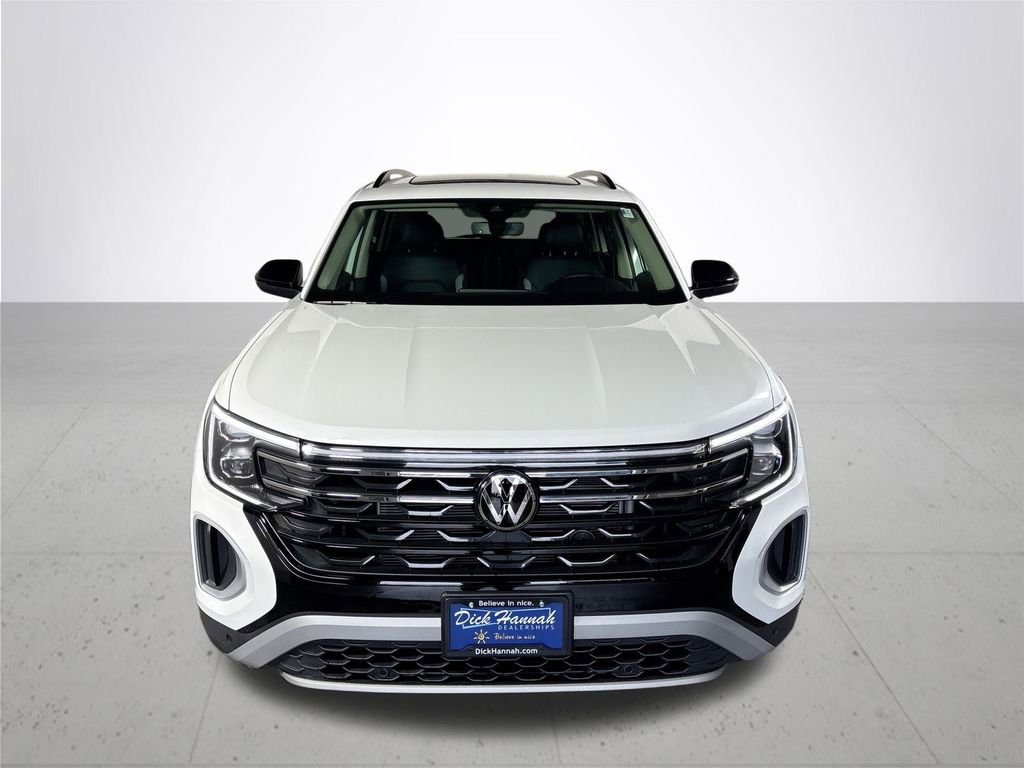 New 2026 Volkswagen Atlas Peak Edition image 3