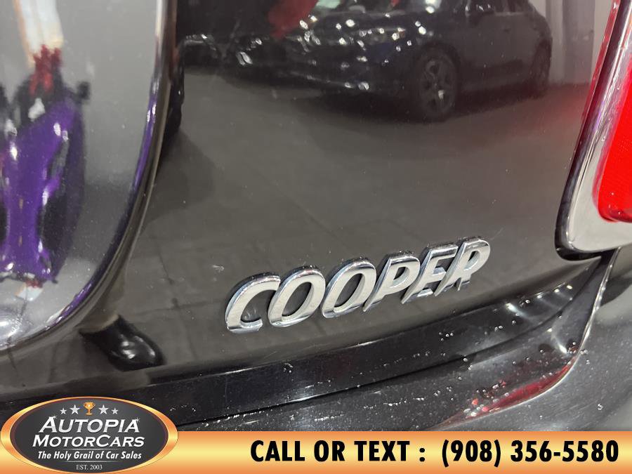 Used 2019 MINI Cooper 2-Door Hardtop w/ Storage Package image 40