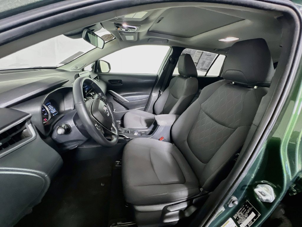 Used 2022 Toyota Corolla Cross LE w/ Moonroof Package FWD image 12