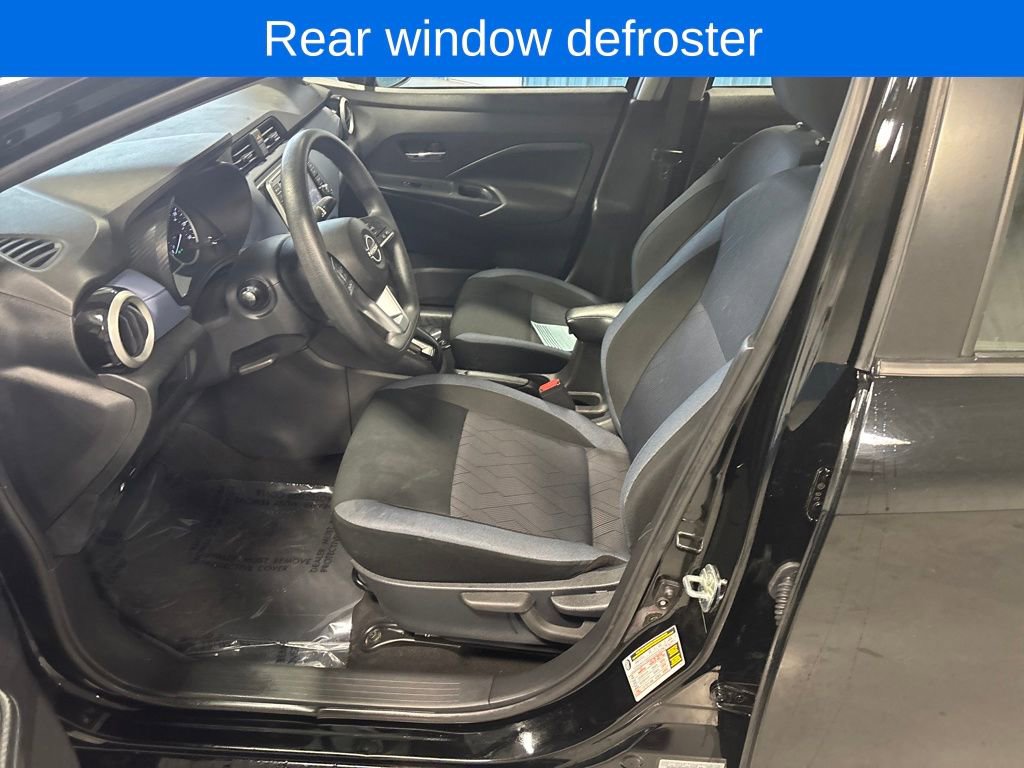 Used 2023 Nissan Versa SV image 4