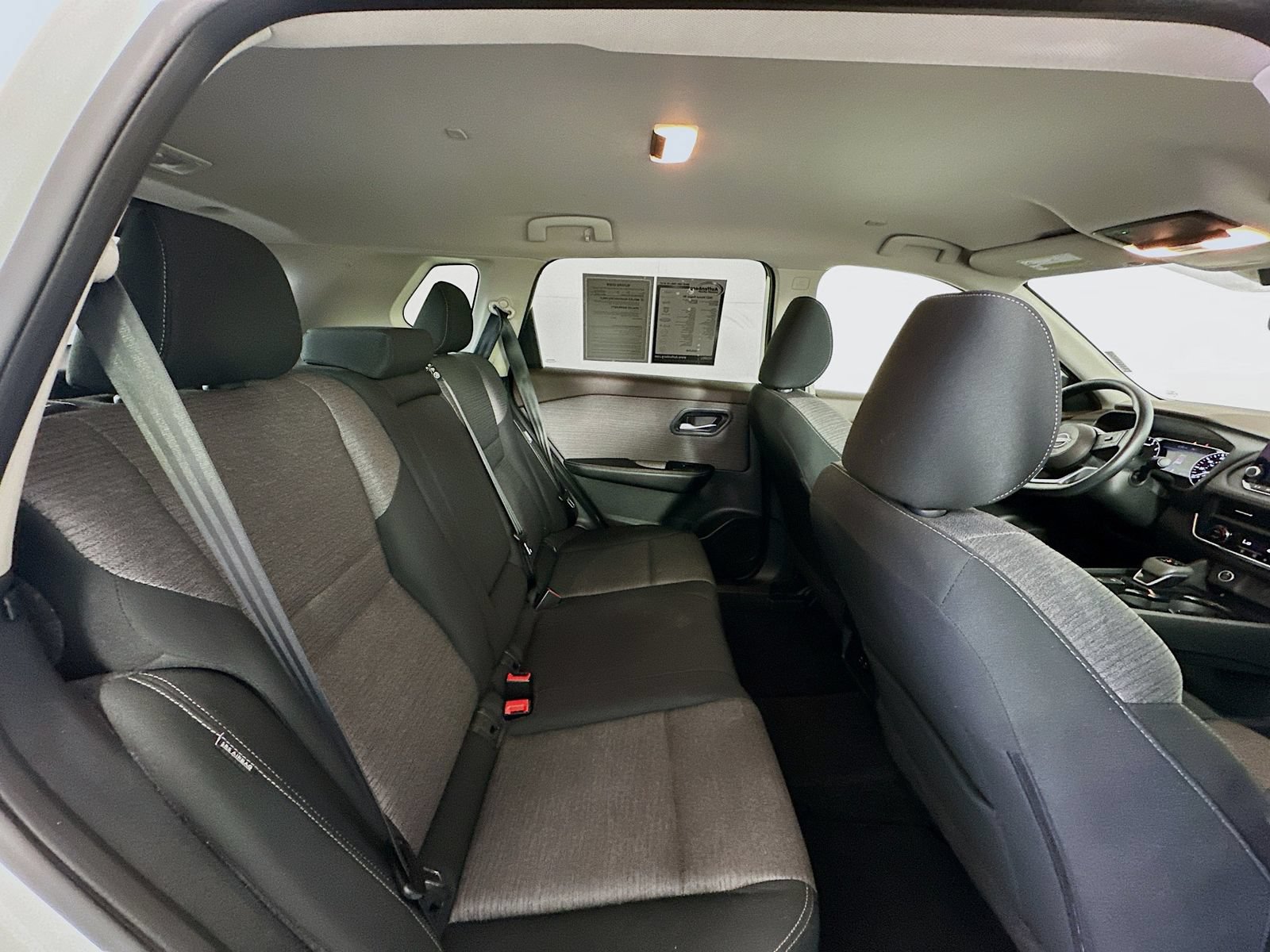 Used 2023 Nissan Rogue SV FWD image 24