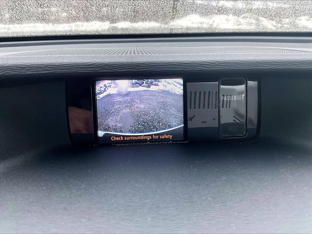 Used 2012 Toyota Sienna LE w/ Towing Pkg image 19