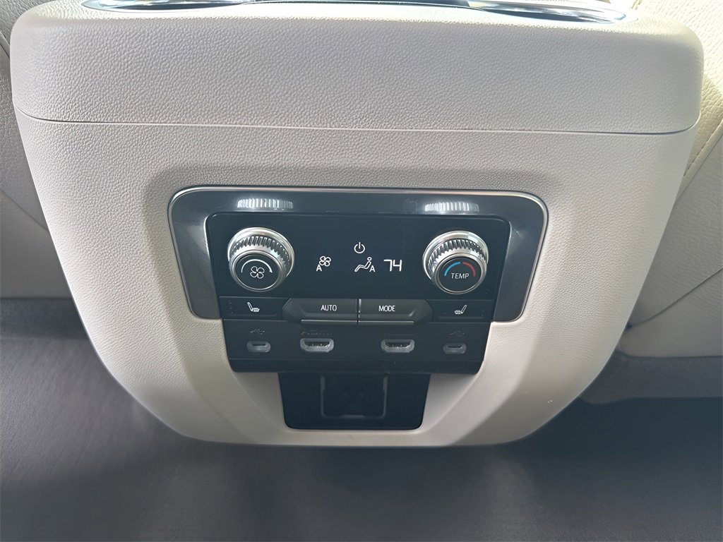 Used 2021 GMC Yukon XL Denali w/ Denali Premium Package image 20