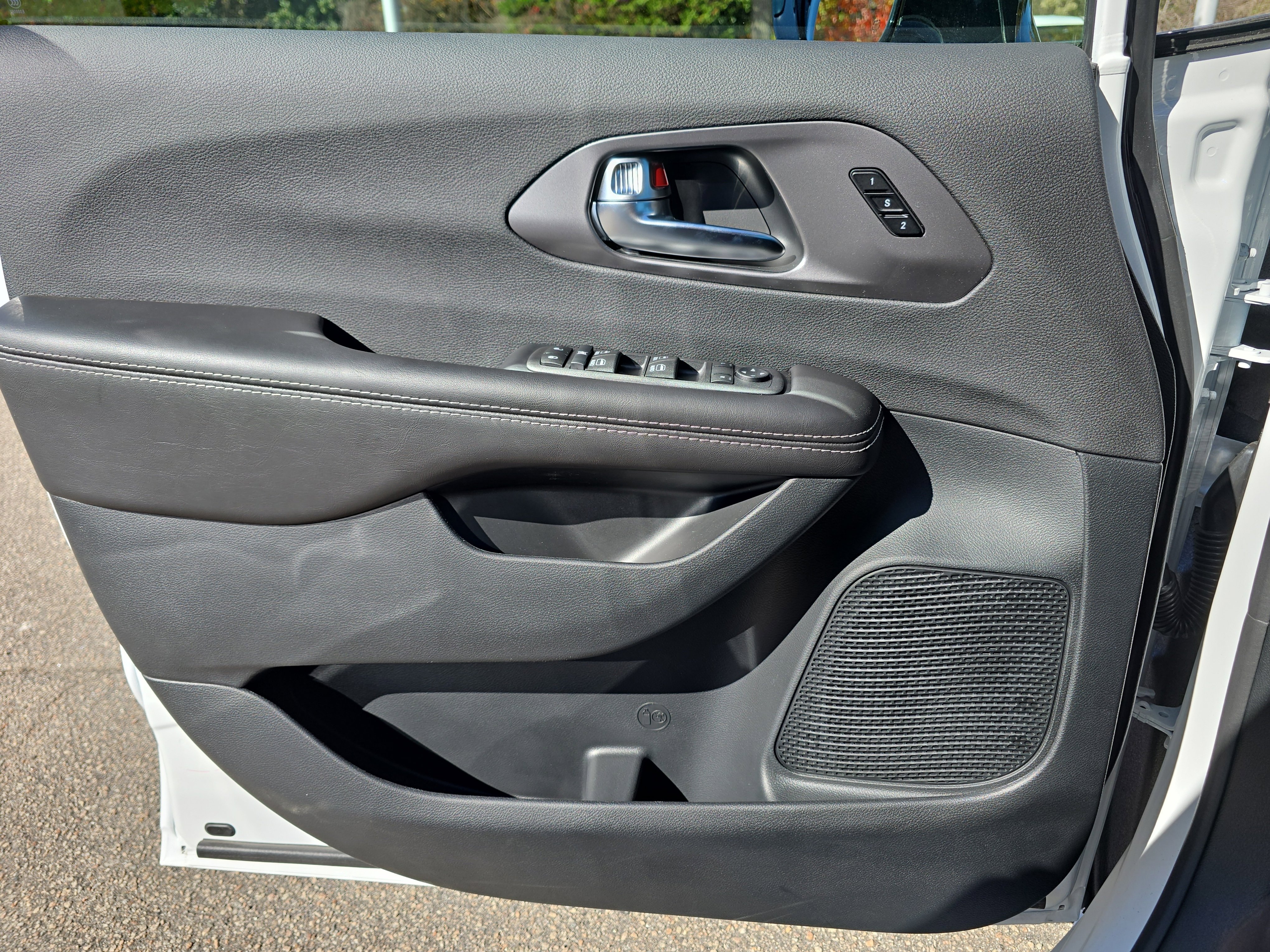 New 2026 Chrysler Pacifica Select image 29