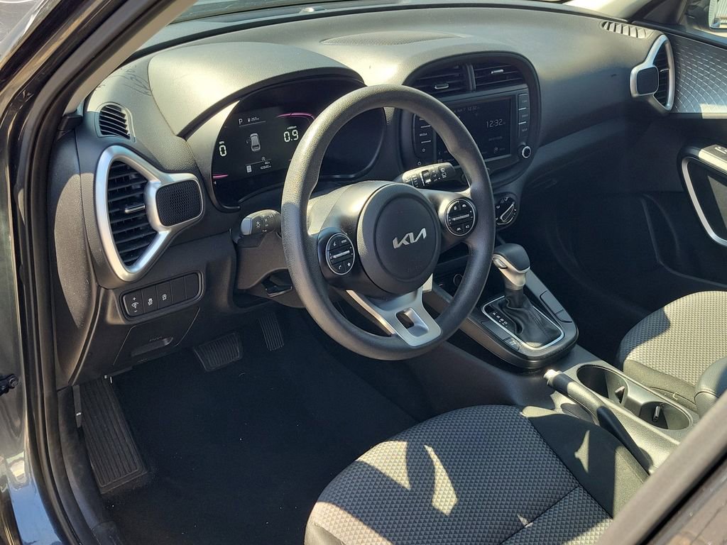 Used 2024 Kia Soul LX w/ Option Group 015 image 17