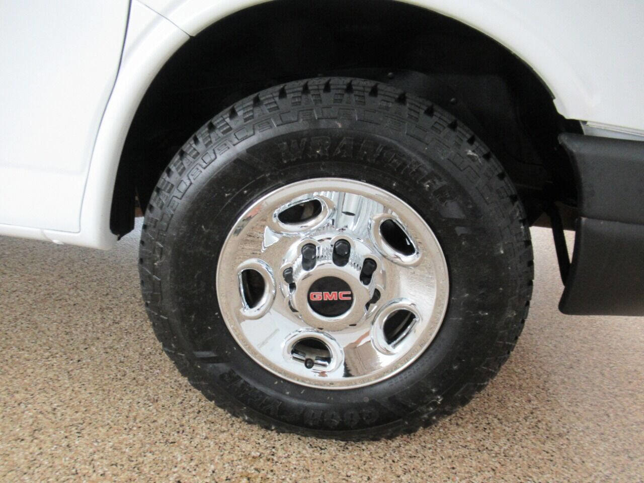 Used 2014 GMC Savana 3500 Extended image 16