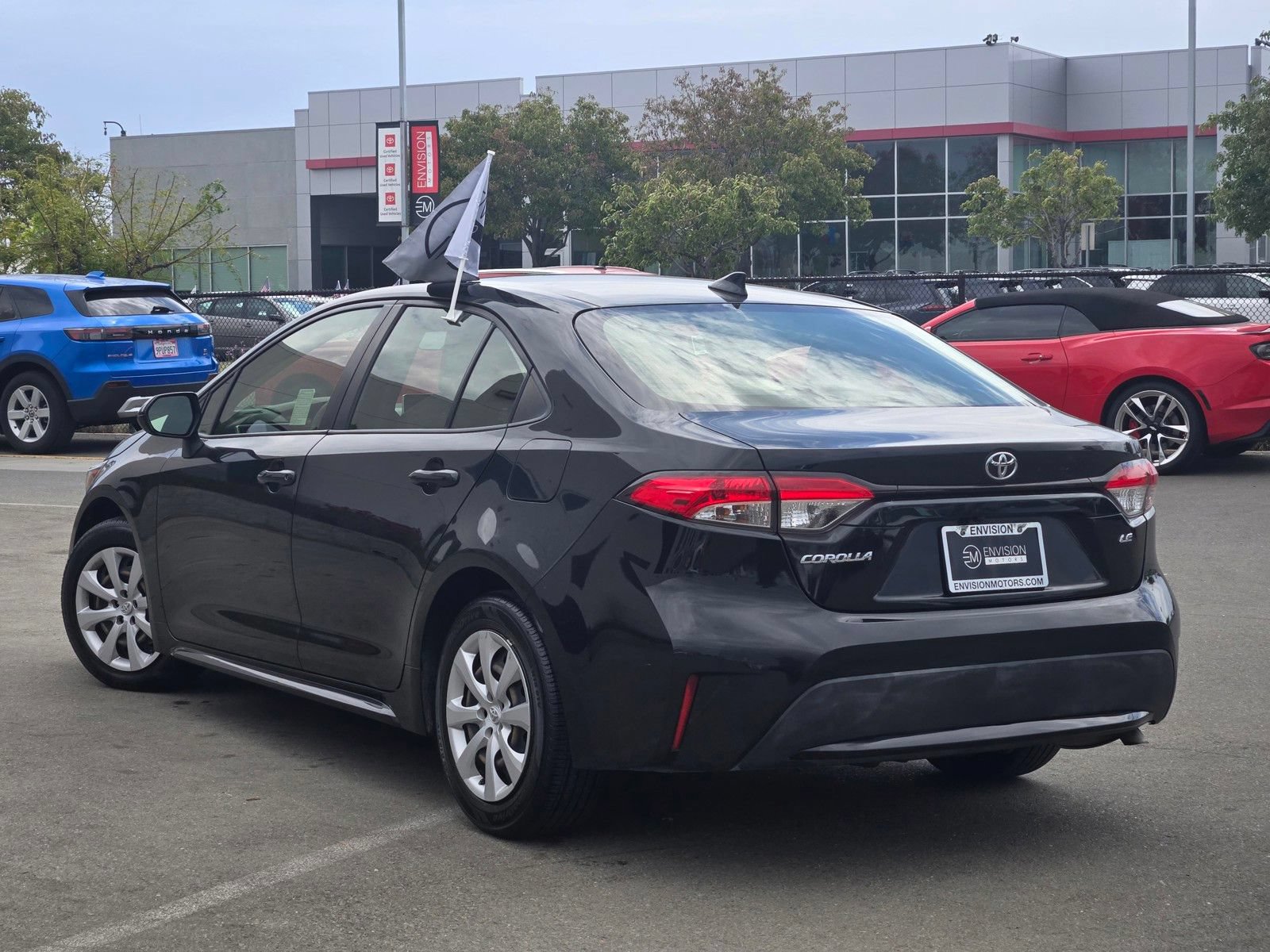 Used 2020 Toyota Corolla LE w/ Carpet Mat Package (TMS) FWD image 5