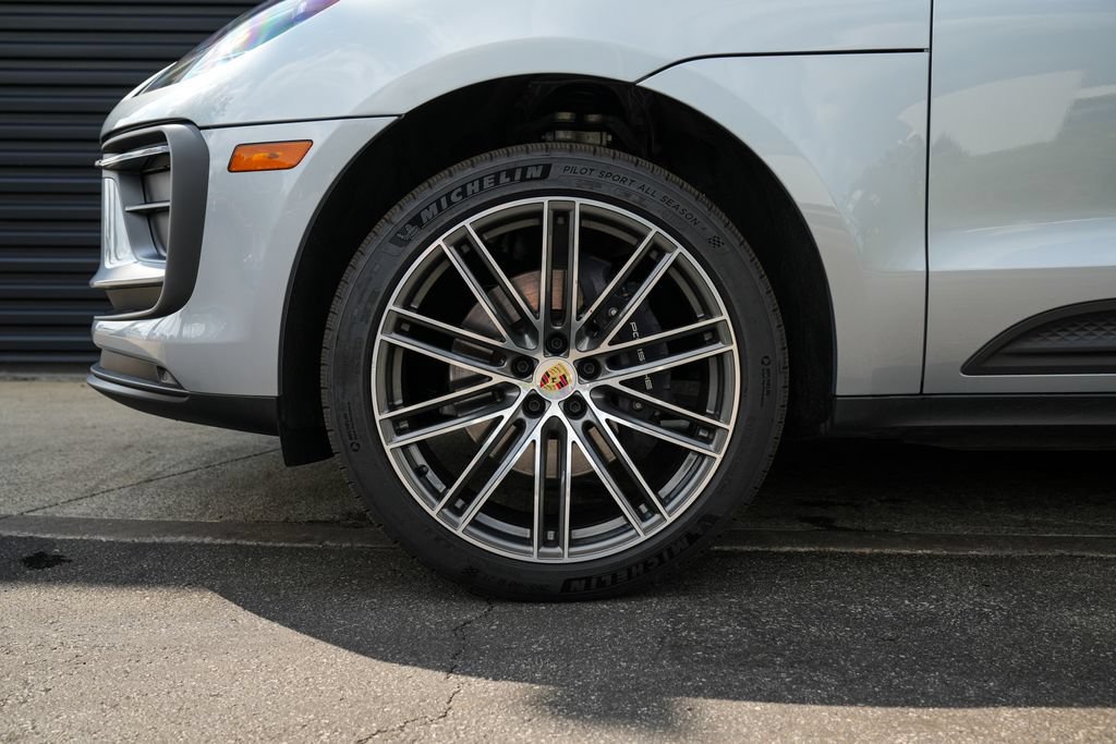 Certified 2026 Porsche Macan AWD/4WD image 11