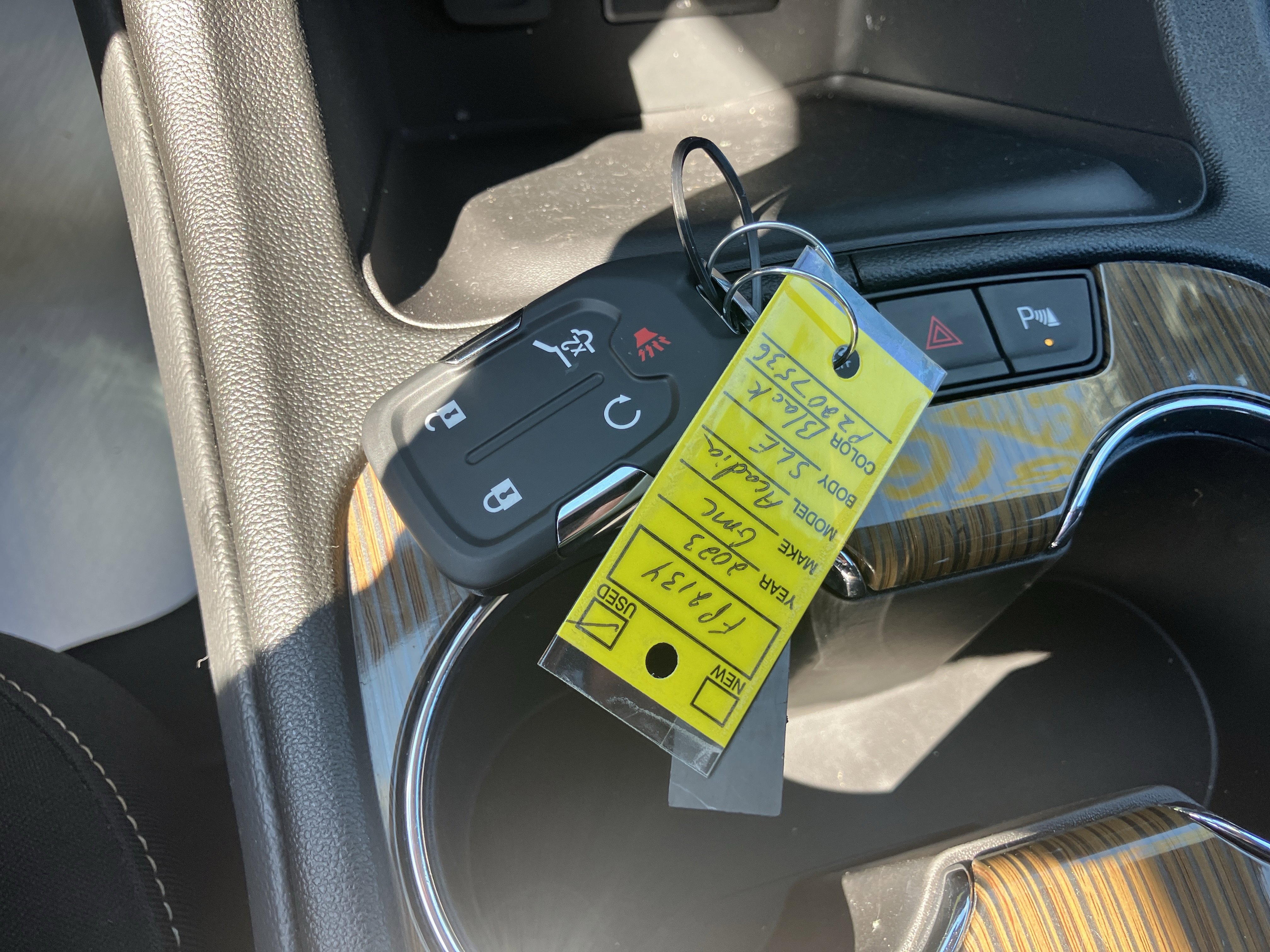 Used 2023 GMC Acadia SLE w/ Driver Convenience Package image 29