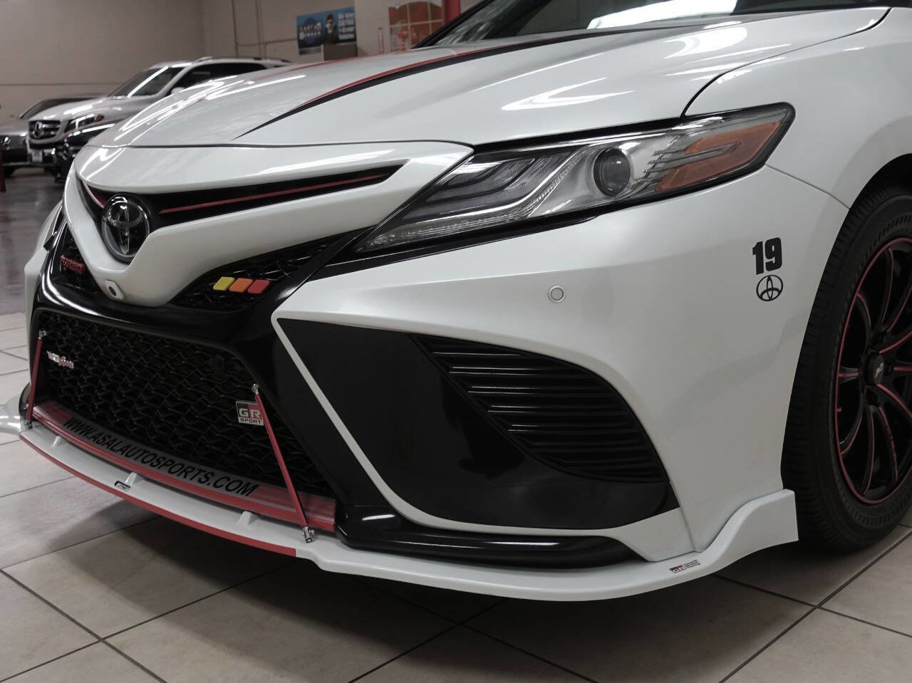 Used 2019 Toyota Camry XSE image 16