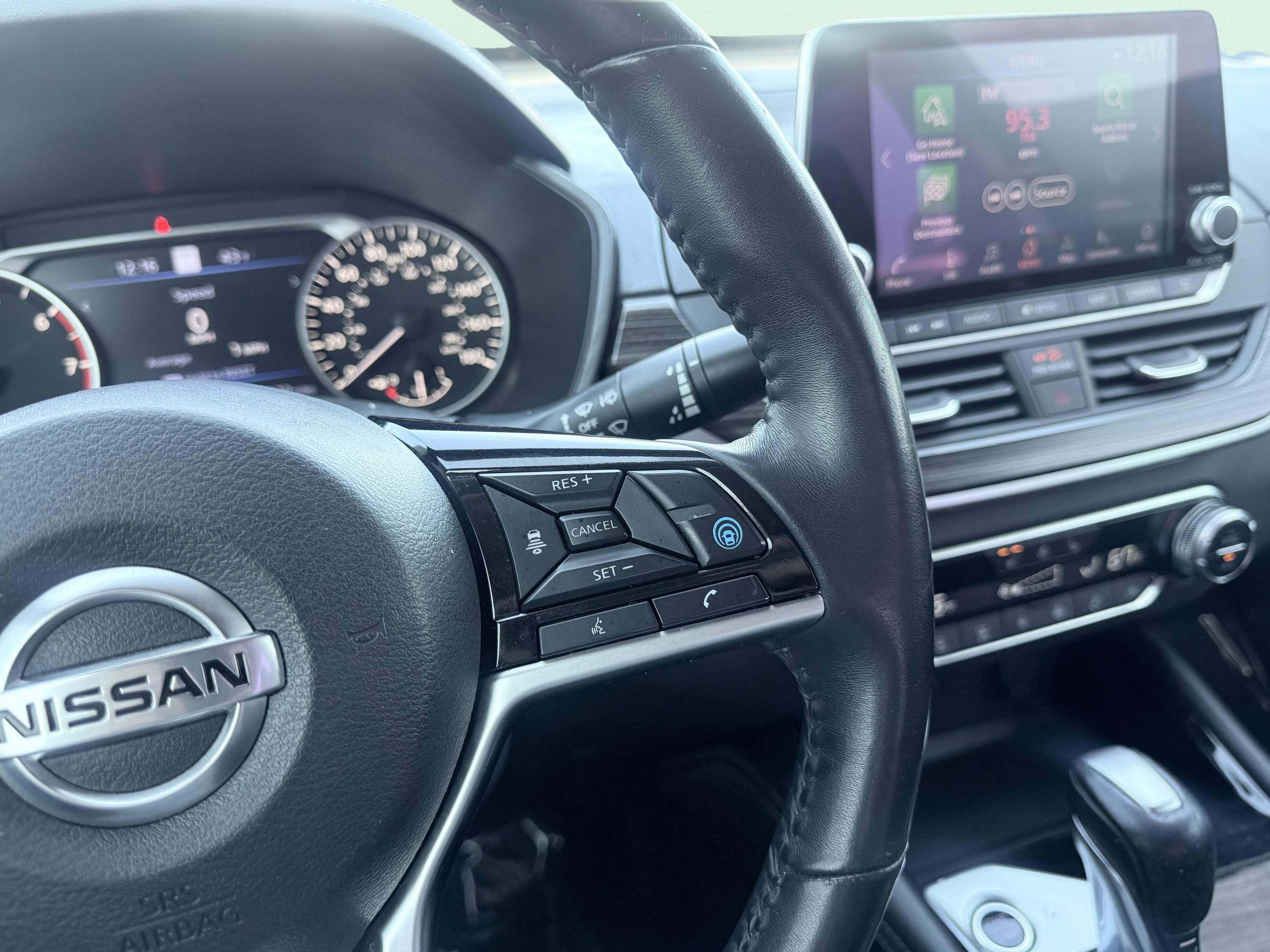 Used 2020 Nissan Altima 2.0 Platinum FWD image 60