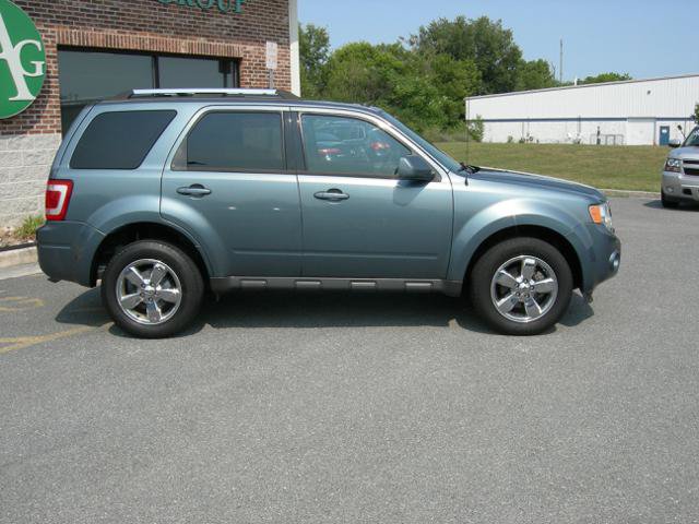 Used 2010 Ford Escape Limited AWD/4WD image 9
