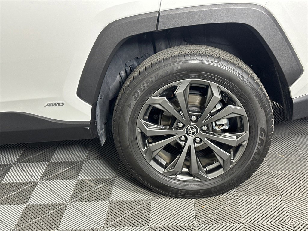 Used 2023 Toyota RAV4 Limited image 20