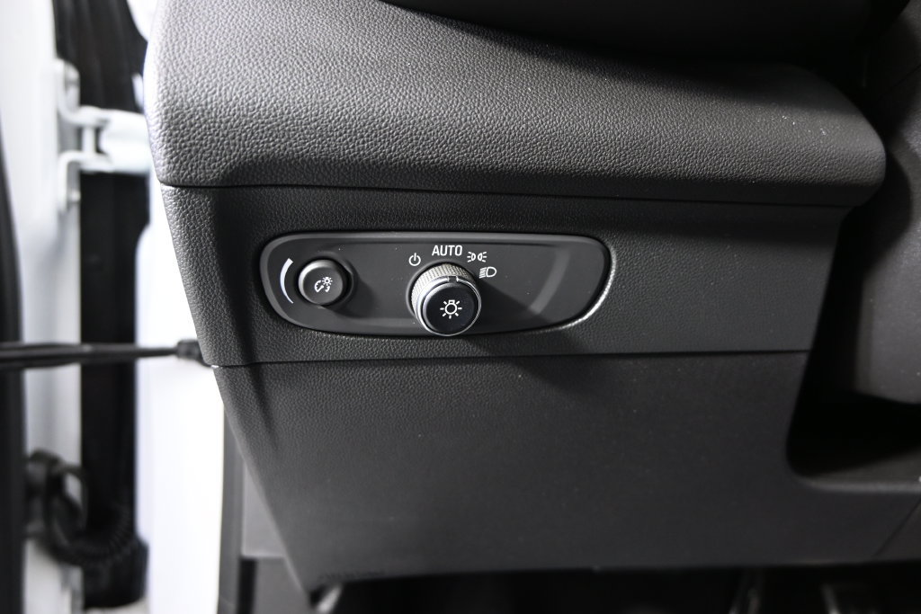 Used 2023 Buick Envision Essence w/ Sport Touring Package AWD/4WD image 24