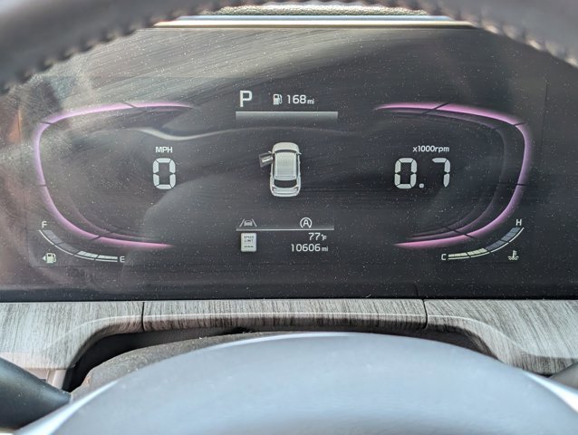 Used 2024 Kia Telluride EX w/ EX Captain's Chair Package image 21