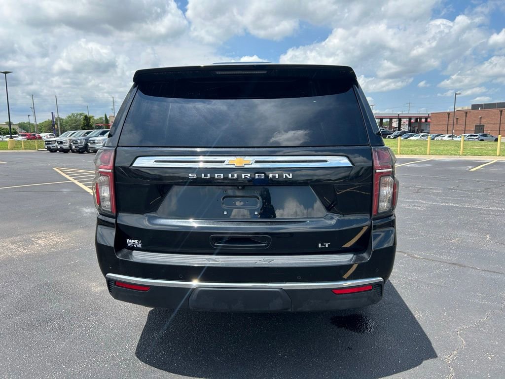 Used 2021 Chevrolet Suburban LT AWD/4WD image 10