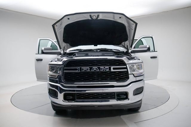 Used 2020 RAM 3500 Tradesman w/ Chrome Appearance Group AWD/4WD image 16
