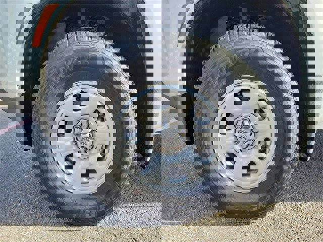 Certified 2024 Nissan Frontier S w/ Technology Package image 32