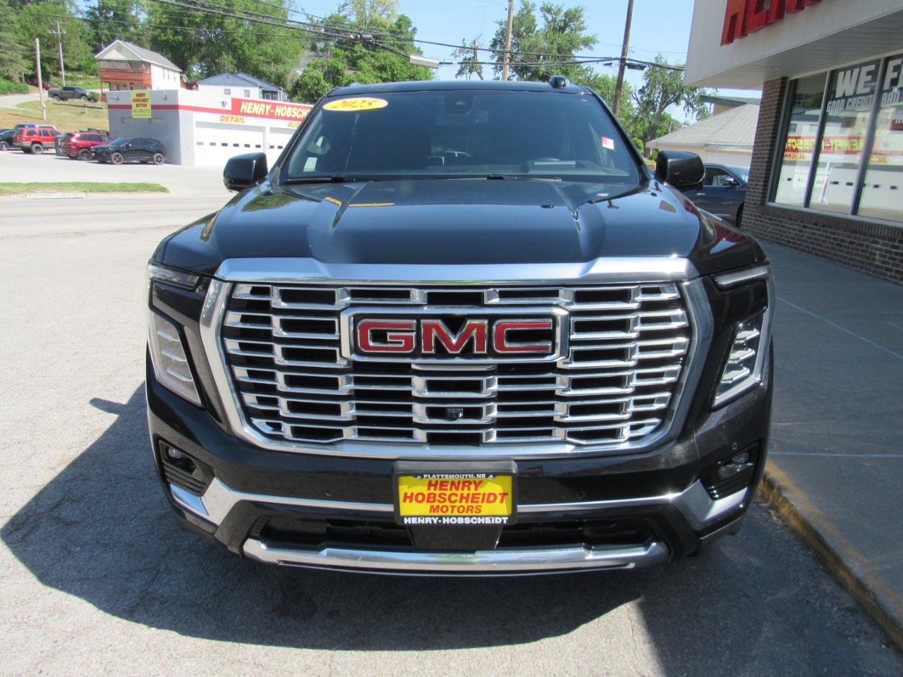 Used 2025 GMC Yukon XL Denali AWD/4WD image 2