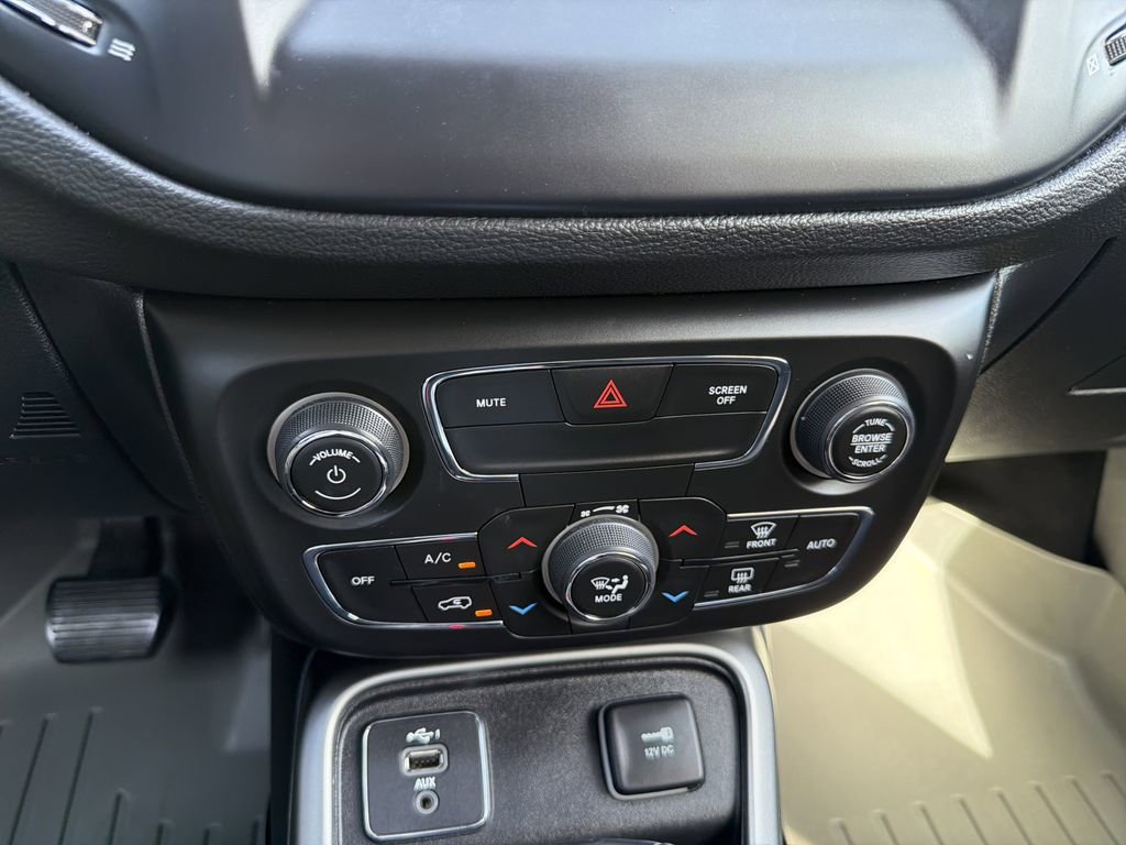 Used 2021 Jeep Compass Sport image 22