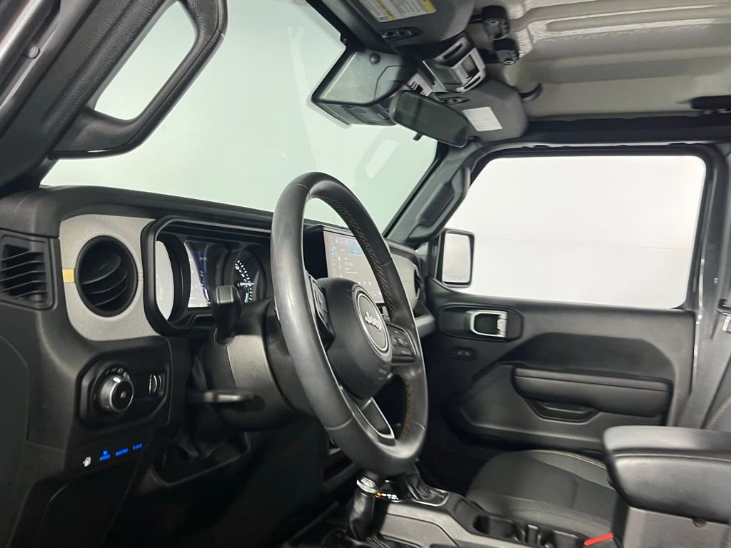 Used 2024 Jeep Wrangler Unlimited image 23