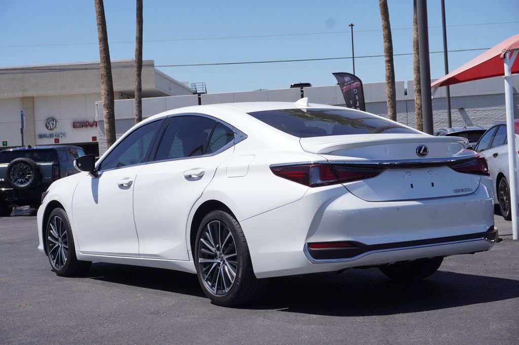Used 2024 Lexus ES 300h w/ Premium Package image 3