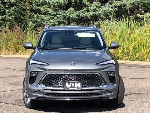 Used 2024 Buick Encore GX Avenir w/ Avenir Convenience Package image 28