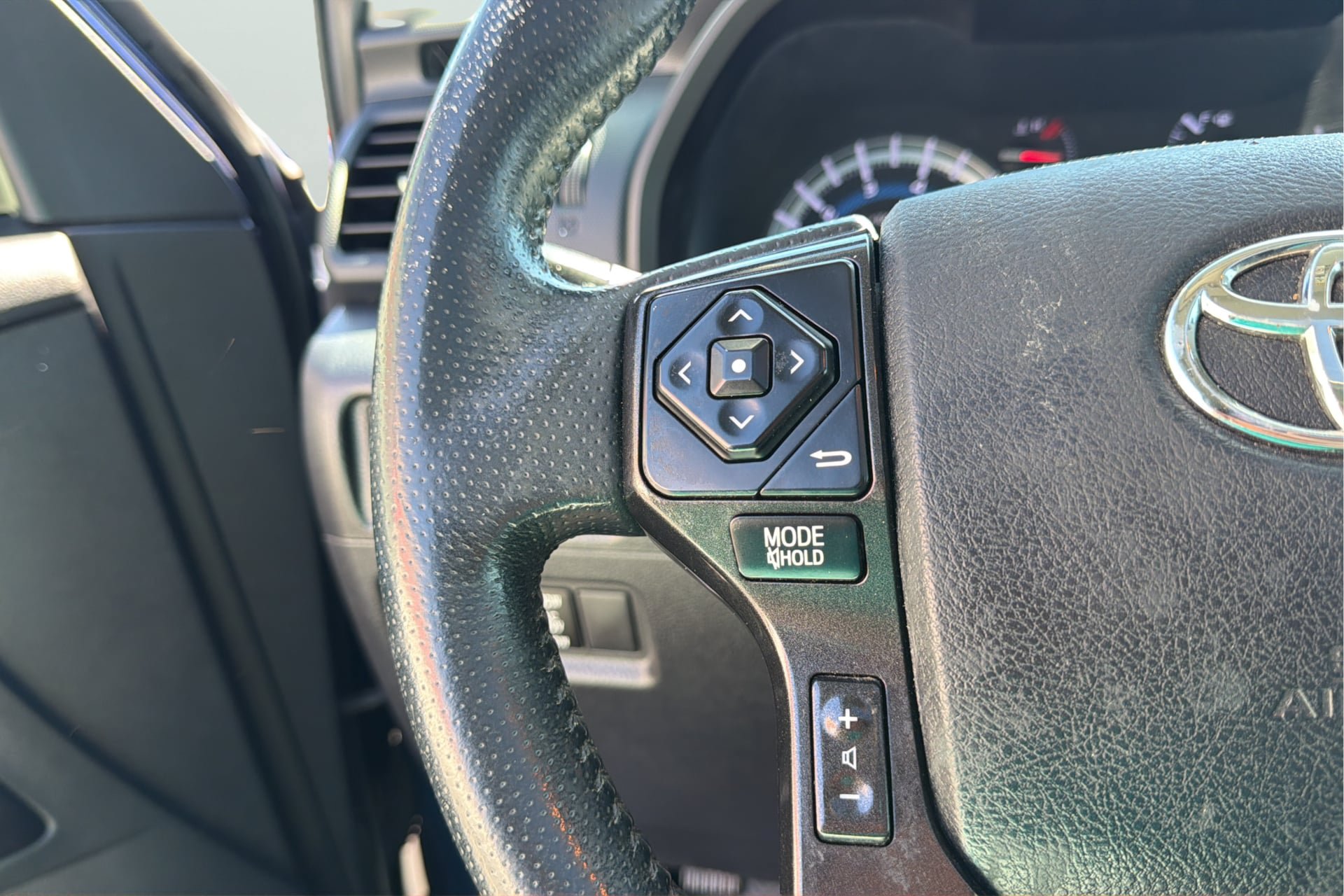 Used 2016 Toyota 4Runner Trail Premium AWD/4WD image 27