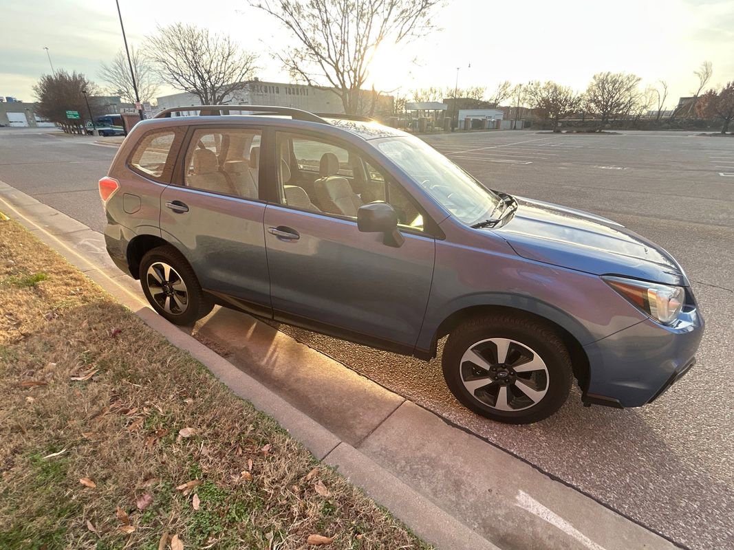 Used 2017 Subaru Forester 2.5i w/ Alloy Wheel Package AWD/4WD image 4