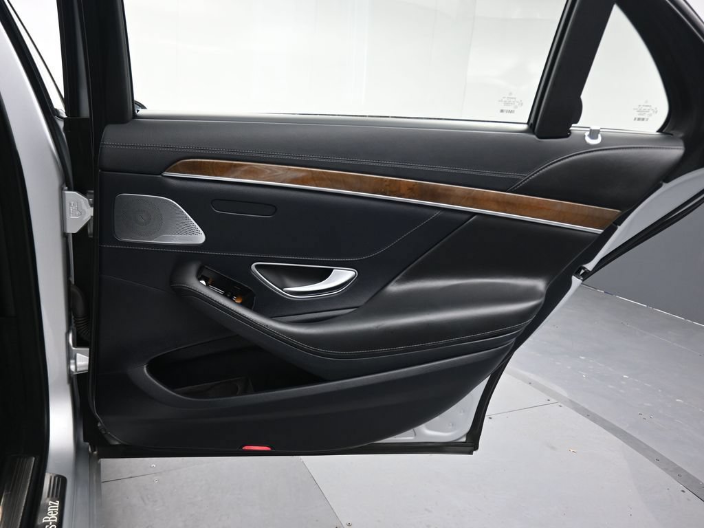 Used 2016 Mercedes-Benz S 550 4MATIC Sedan image 37