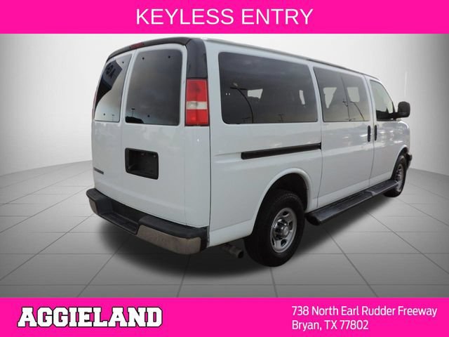 Used 2018 Chevrolet Express 3500 LT w/ LT Preferred Equipment Group RWD image 4