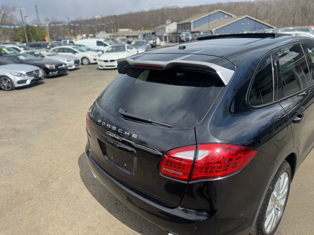 Used 2014 Porsche Cayenne Platinum Edition image 12
