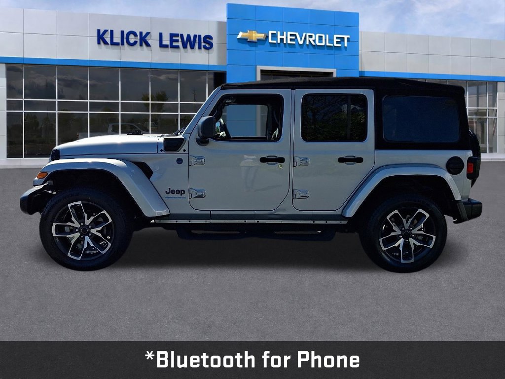 Used 2024 Jeep Wrangler Unlimited w/ Convenience Group AWD/4WD image 4