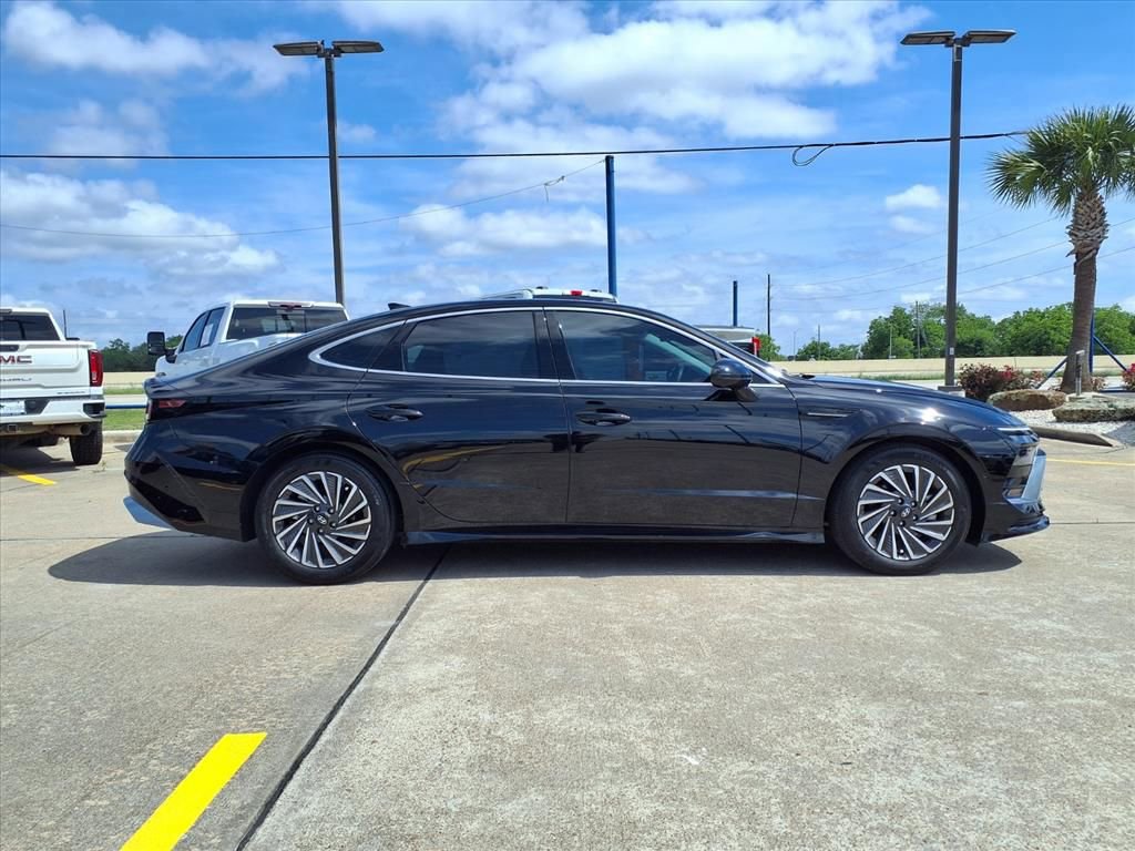 Used 2024 Hyundai Sonata Limited FWD image 5