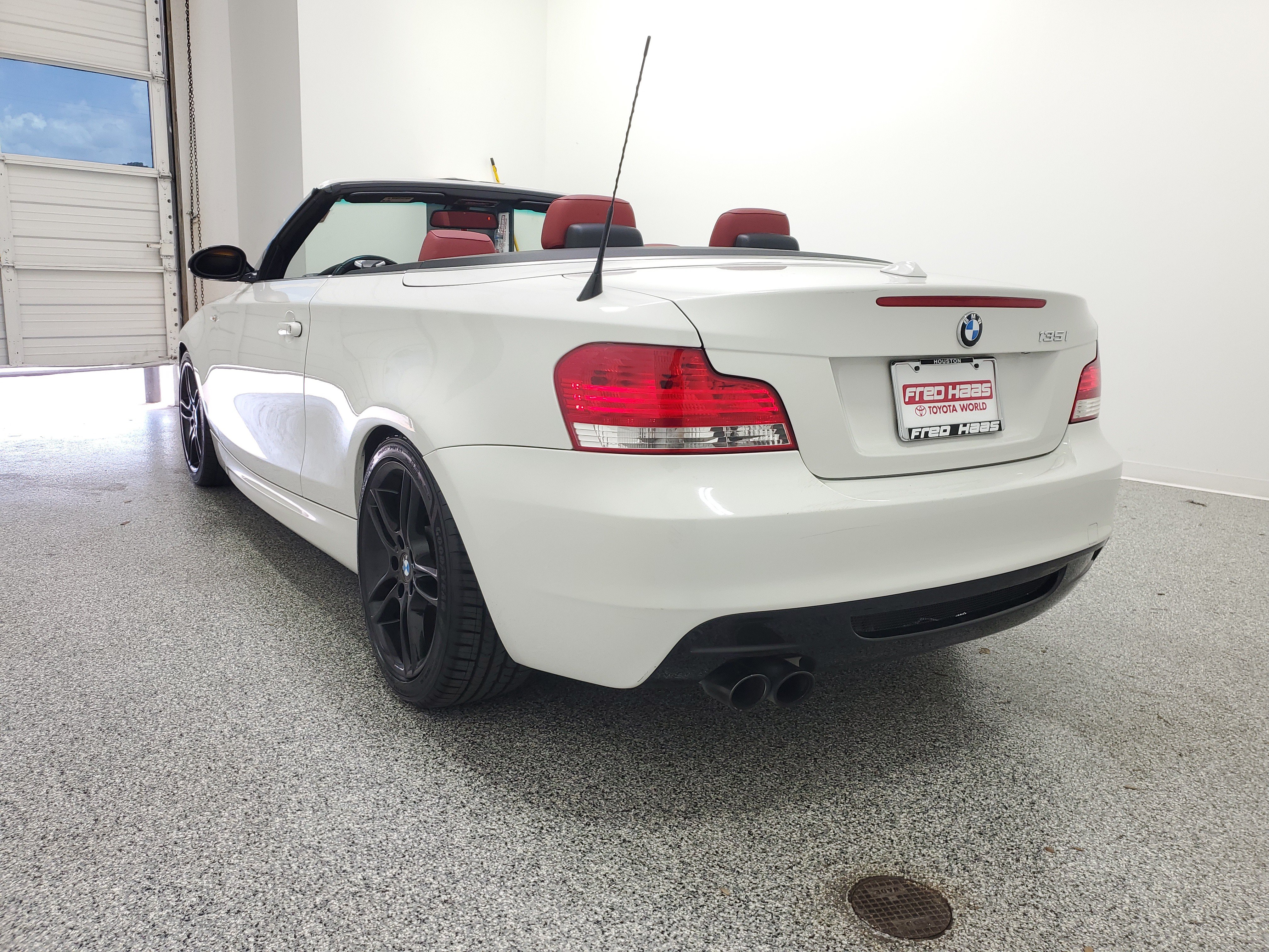 Used 2008 BMW 135i Convertible RWD image 7